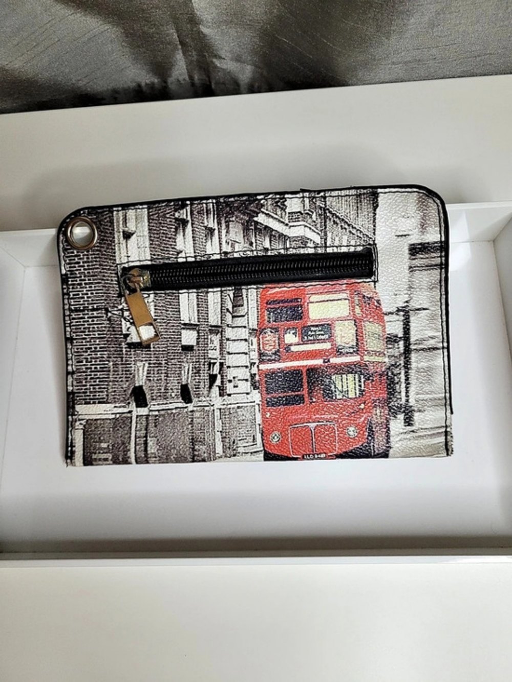 🎁 Free with purchase of $25+ / London Bus Zip Coin in Gray & Red